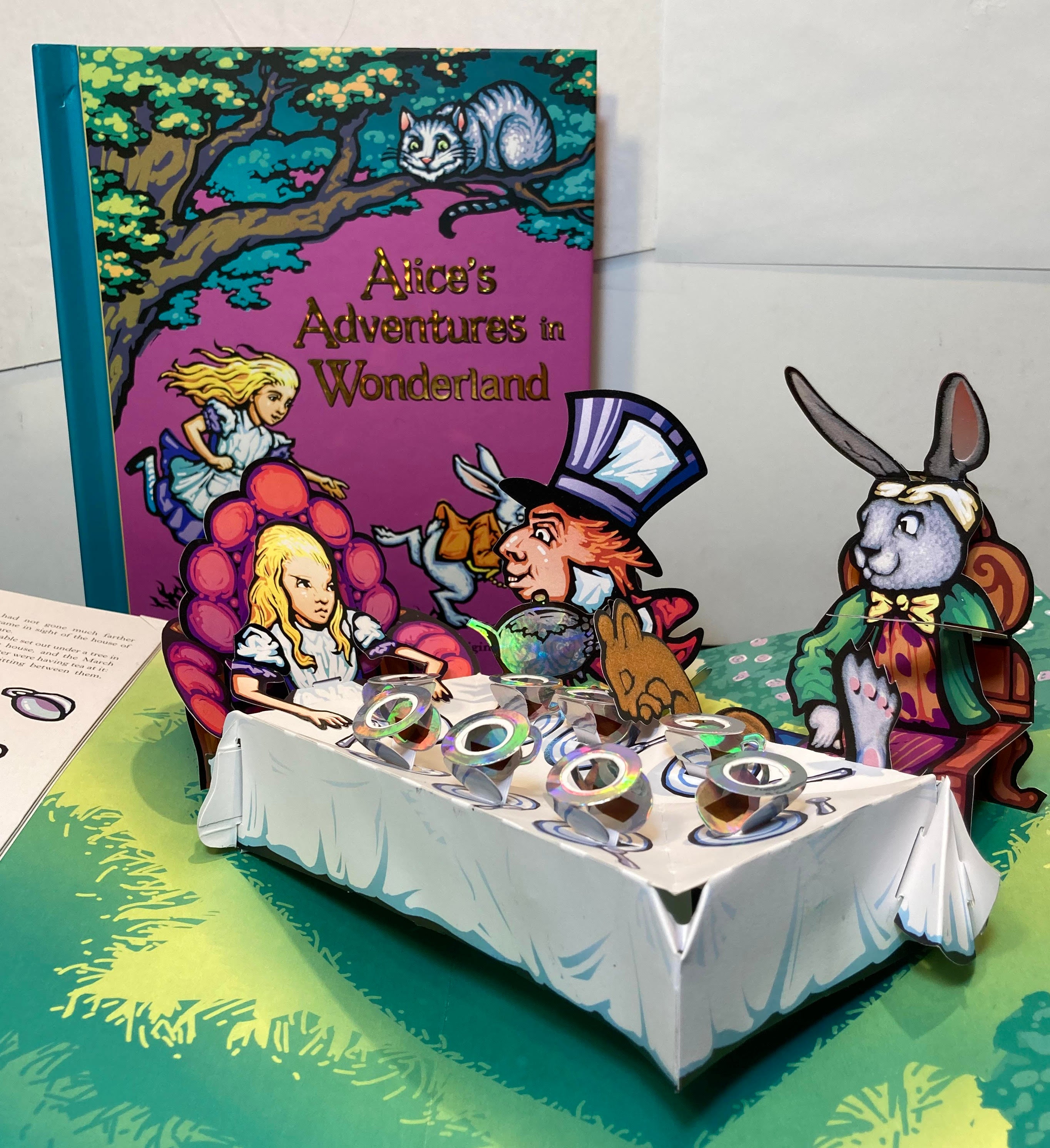 Alice in Wonderland Tea & Bookmark Set